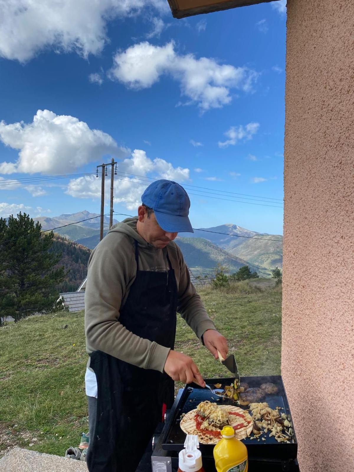 Gite Avec Vue Exceptionnelle Sur Les Montagnes Camurac Exteriör bild